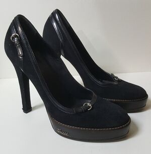 Gucci Sz 8B Black Suede Wood Baby Lux Heels